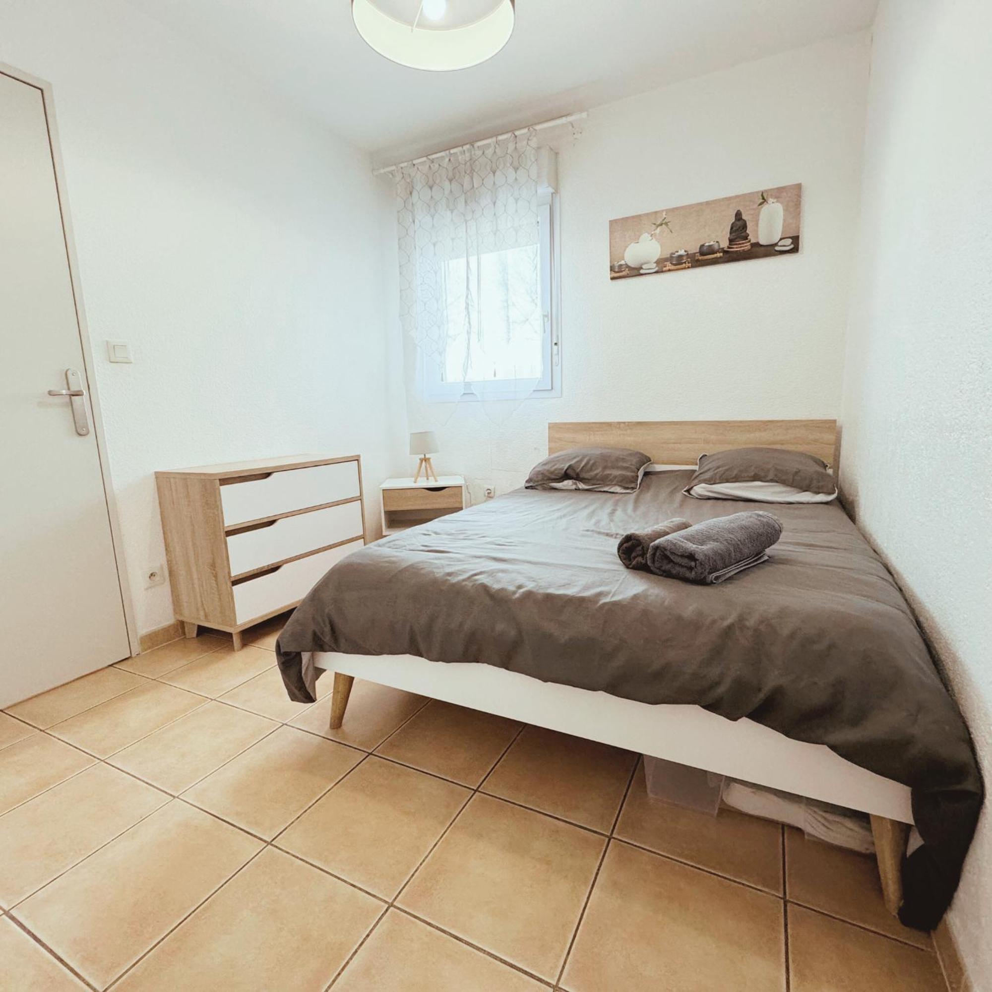 Prive Avec Parking Wifi Clim Piscine Apartment *