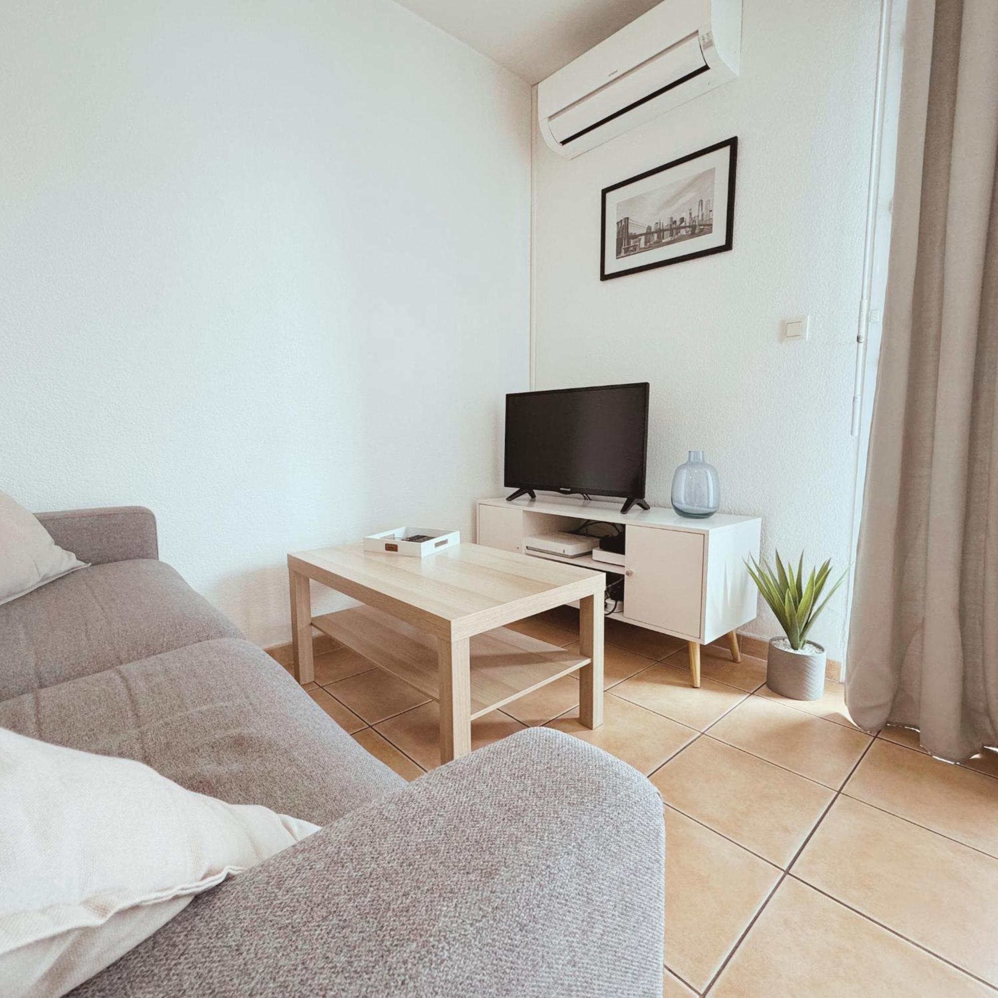 Prive Avec Parking Wifi Clim Piscine Apartment *
