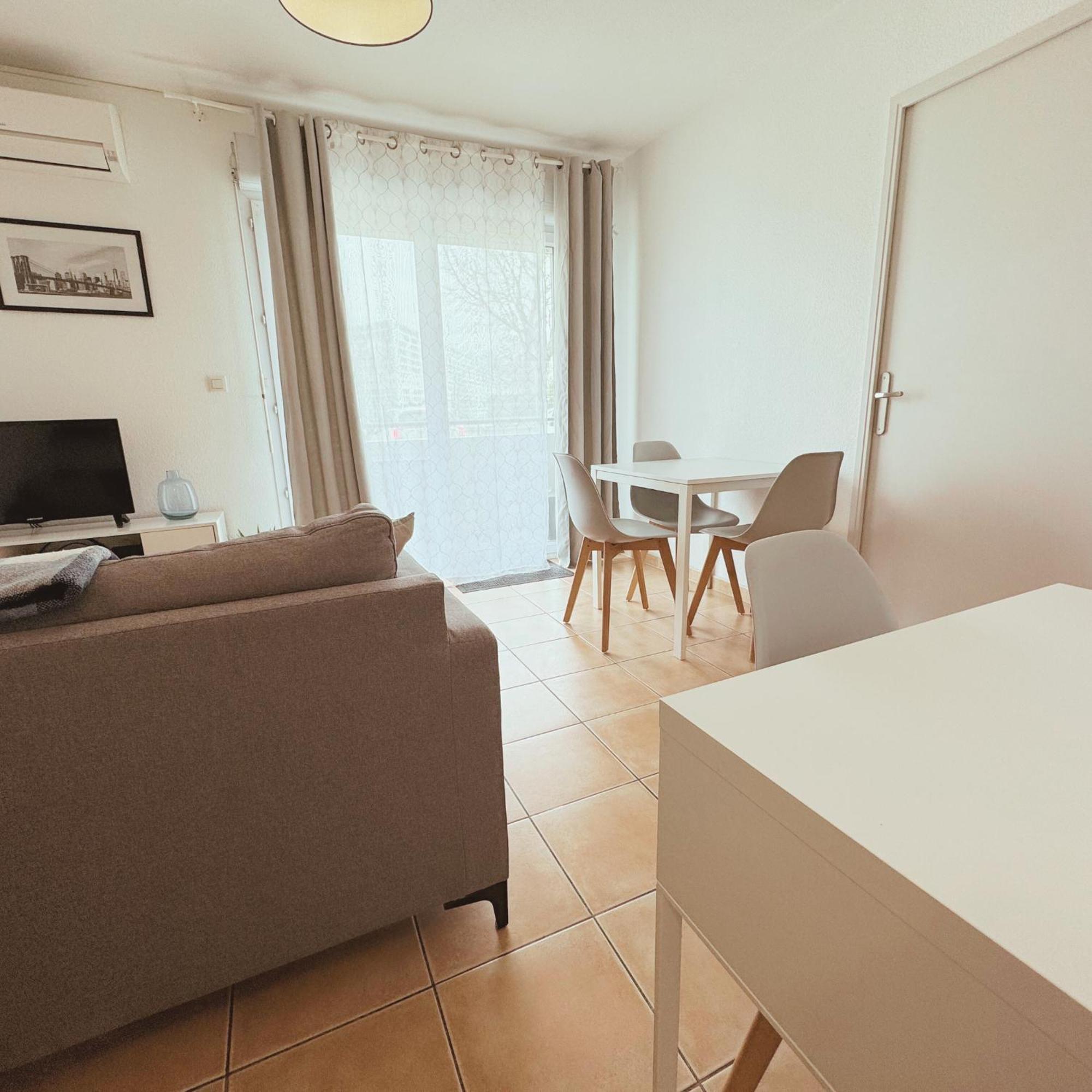 Apartment Prive Avec Parking Wifi Clim Piscine Avignon