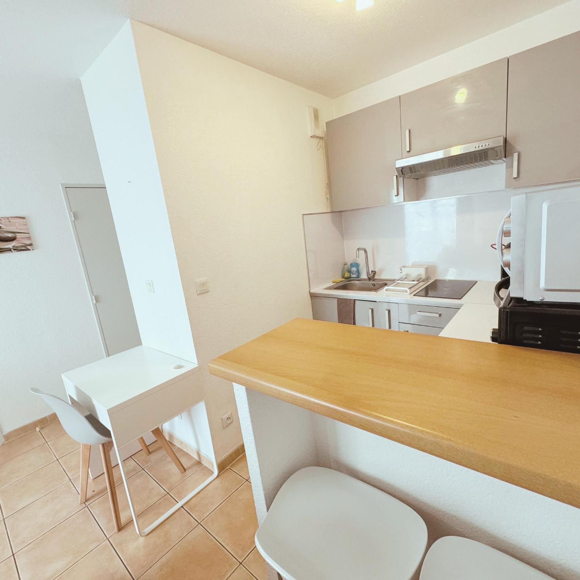 Prive Avec Parking Wifi Clim Piscine Apartment Avignon