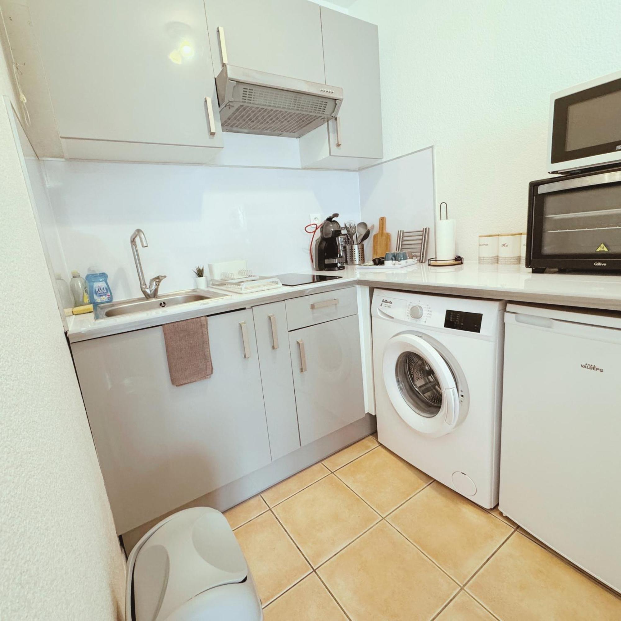 Apartment Prive Avec Parking Wifi Clim Piscine *