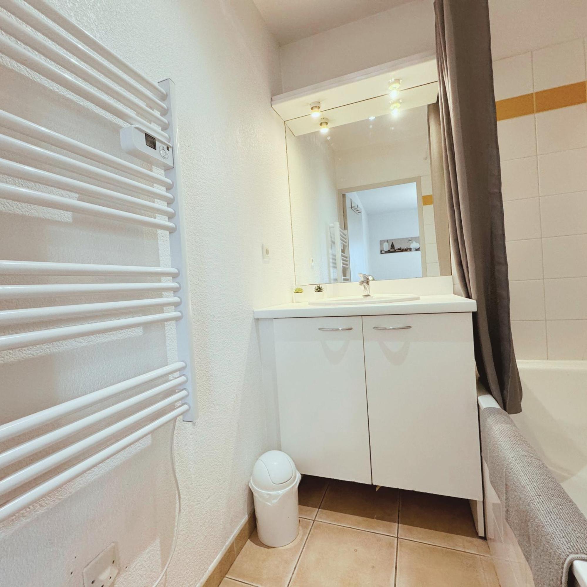 Prive Avec Parking Wifi Clim Piscine Avignon